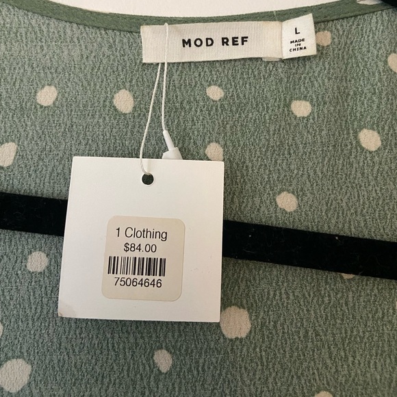 🚨 PRICE DROP 🚨 Green polka dot Mod Ref wrap midi dress - Picture 6 of 6